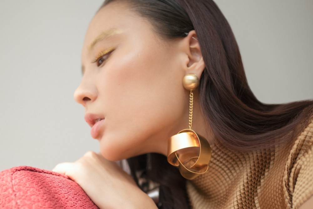 Drop Everything: Linear Drop Earrings are Officially Hotter than Ever